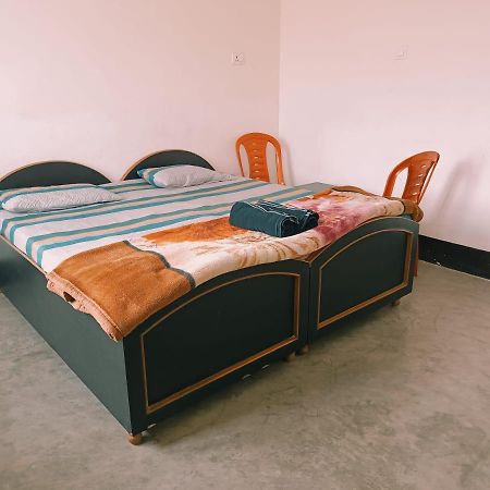 Kamla Guest House Kushinagar Esterno foto