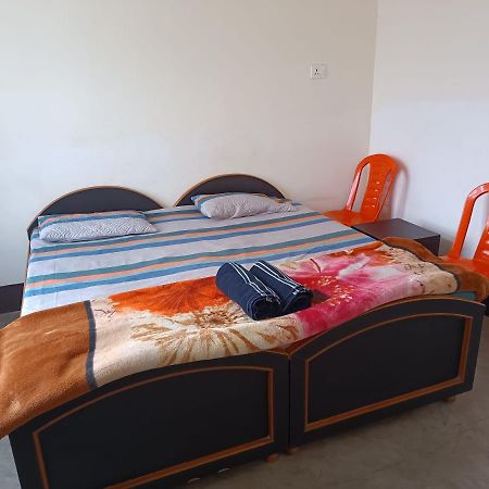 Kamla Guest House Kushinagar Esterno foto