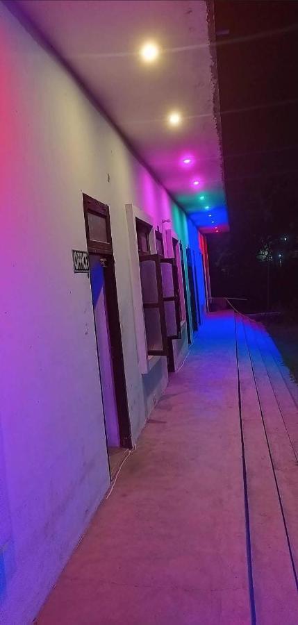 Kamla Guest House Kushinagar Esterno foto